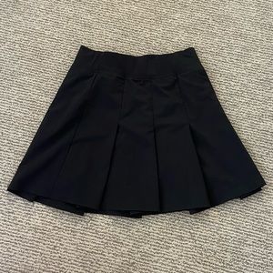 Abercrombie & Fitch black pleated tennis skort
